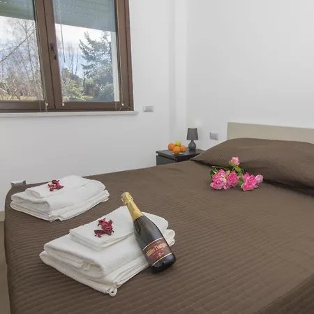 Piantini Sleeps 4 Pool Lejlighed Meina