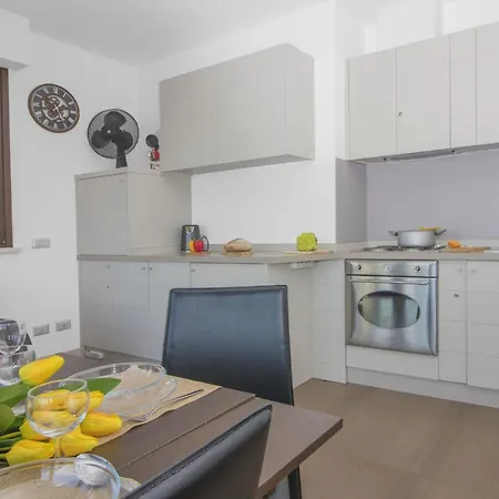 Piantini Sleeps 4 Pool Lejlighed Meina