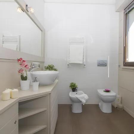 Piantini Sleeps 4 Pool Meina